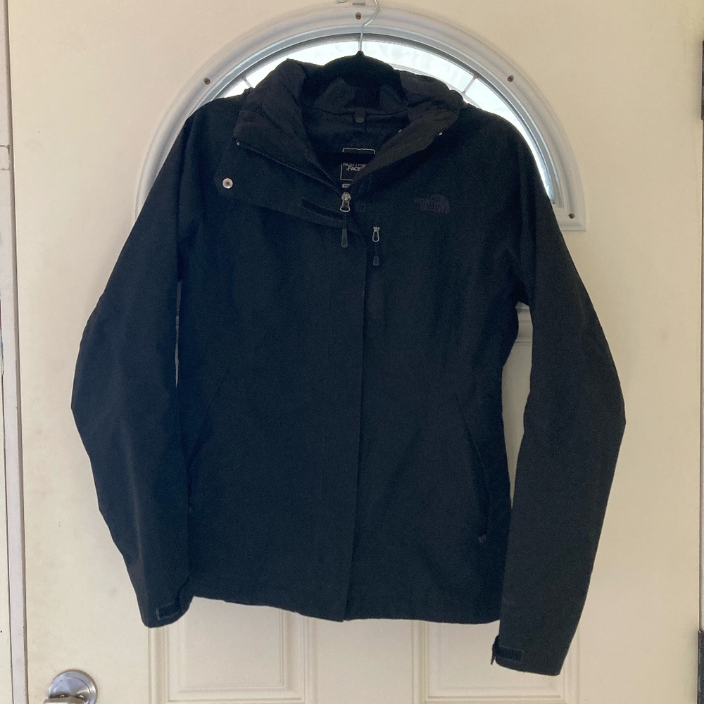 The North Face Black Fleece Zip and Rain Coat 3-in-1 - Size Small